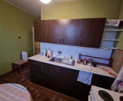 Eladó 2 szobás lakás, 2 szobás lakás, SNP, Levice, Szlovákia