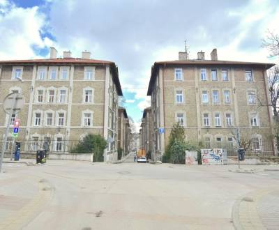 Eladó 4 szobás lakás, 4 szobás lakás, Palárikova, Bratislava - Staré M
