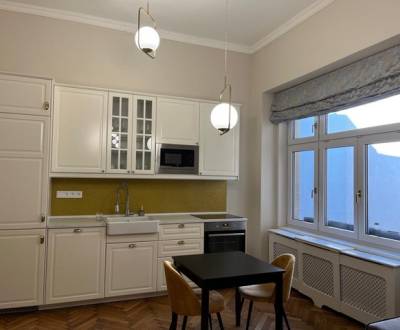 Eladó 2 szobás lakás, 2 szobás lakás, Tolstého, Bratislava - Staré Mes