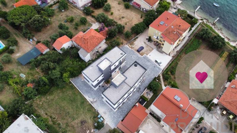 Kožino_Predaj apartmánov s terasou a výhľadom na more 30m od pláže_Zadar-apartmánový dom