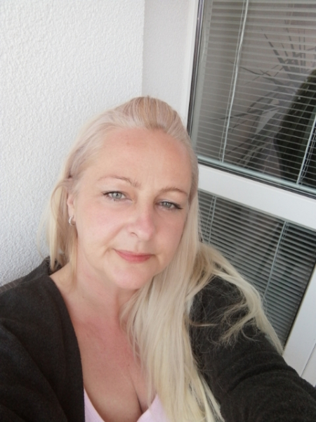 Daša Varadzinová