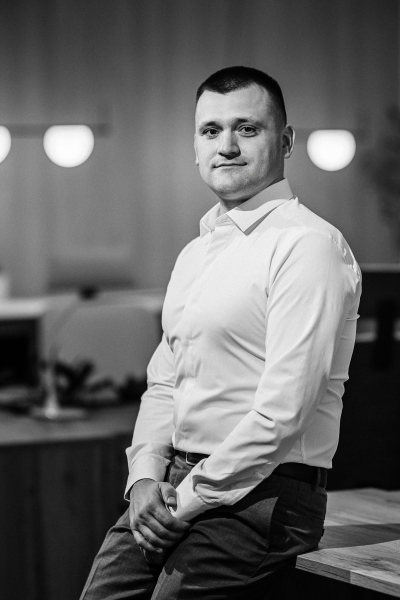 JUDr. Roman Oliinyk / Maklér