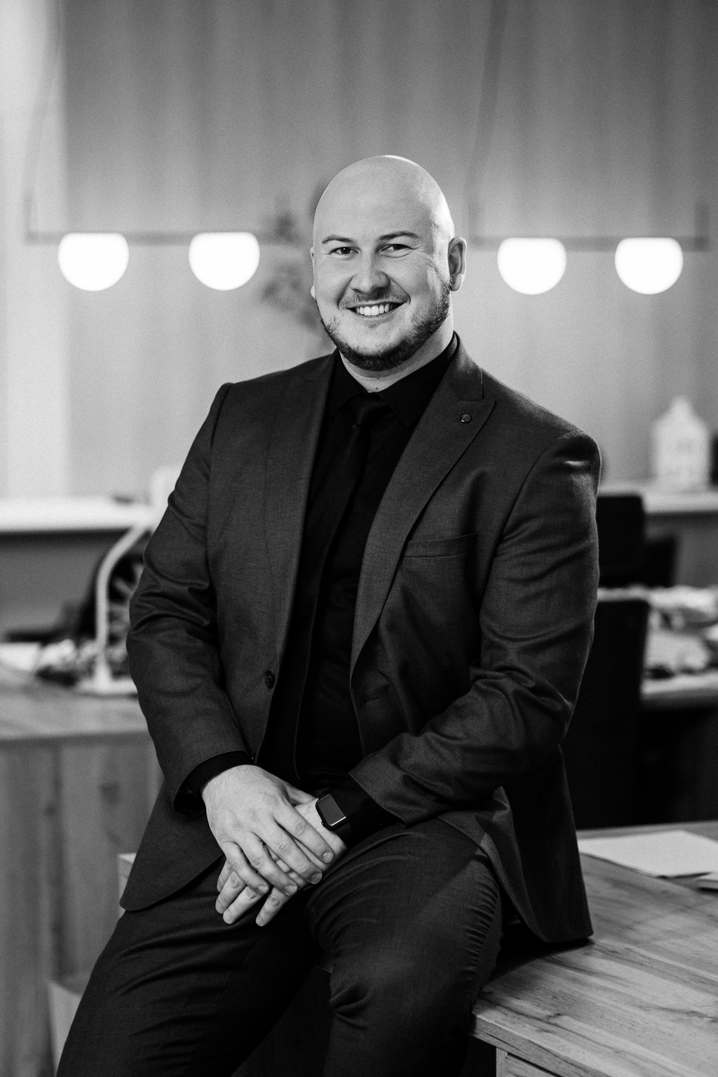 Mgr. Erik Michálek / Maklér
