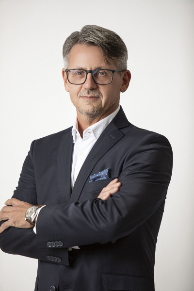  Július Križan