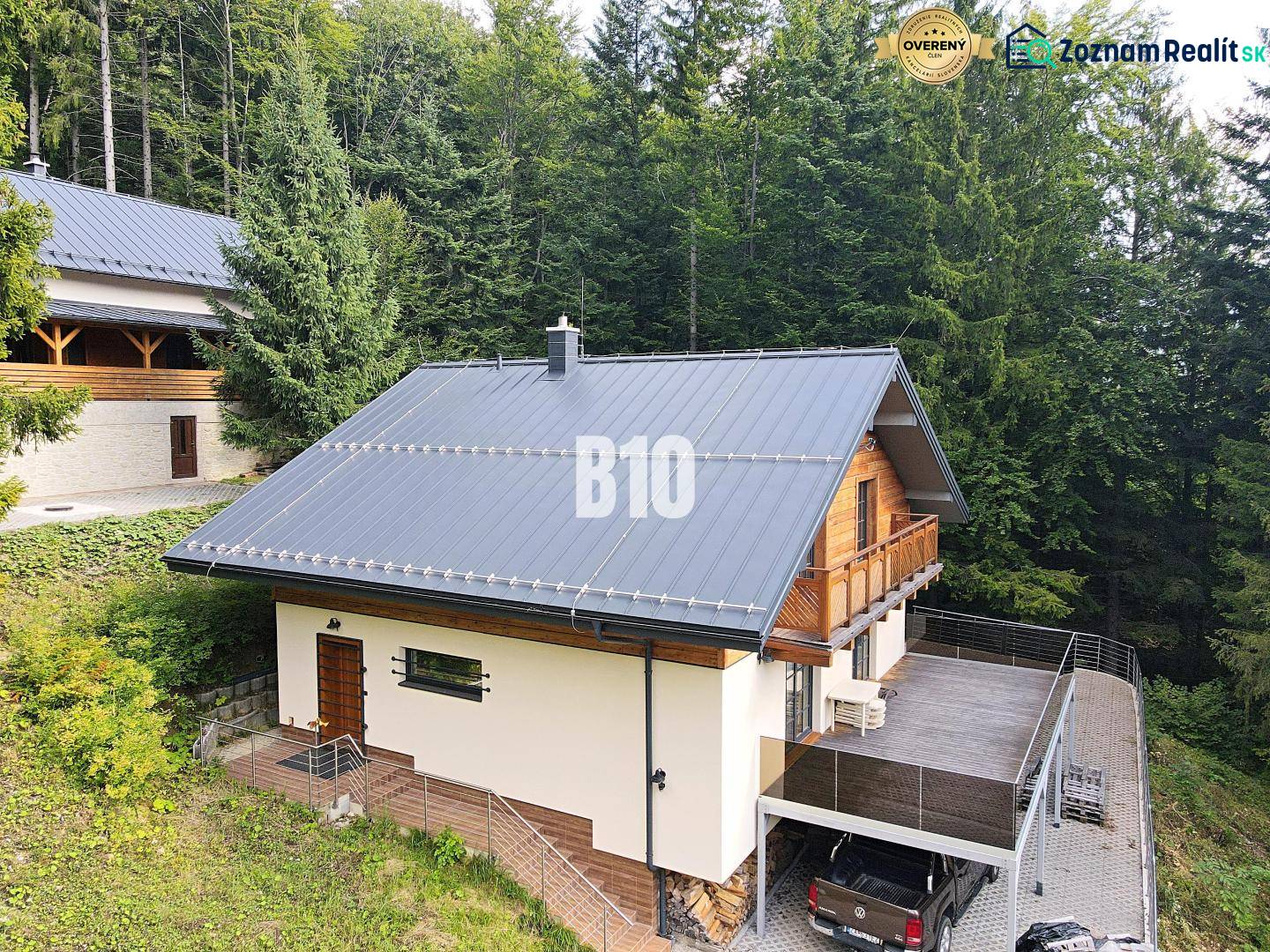 Házikó Terchován erdők ölelésében, nagy terasszal és parkolóhellyel.