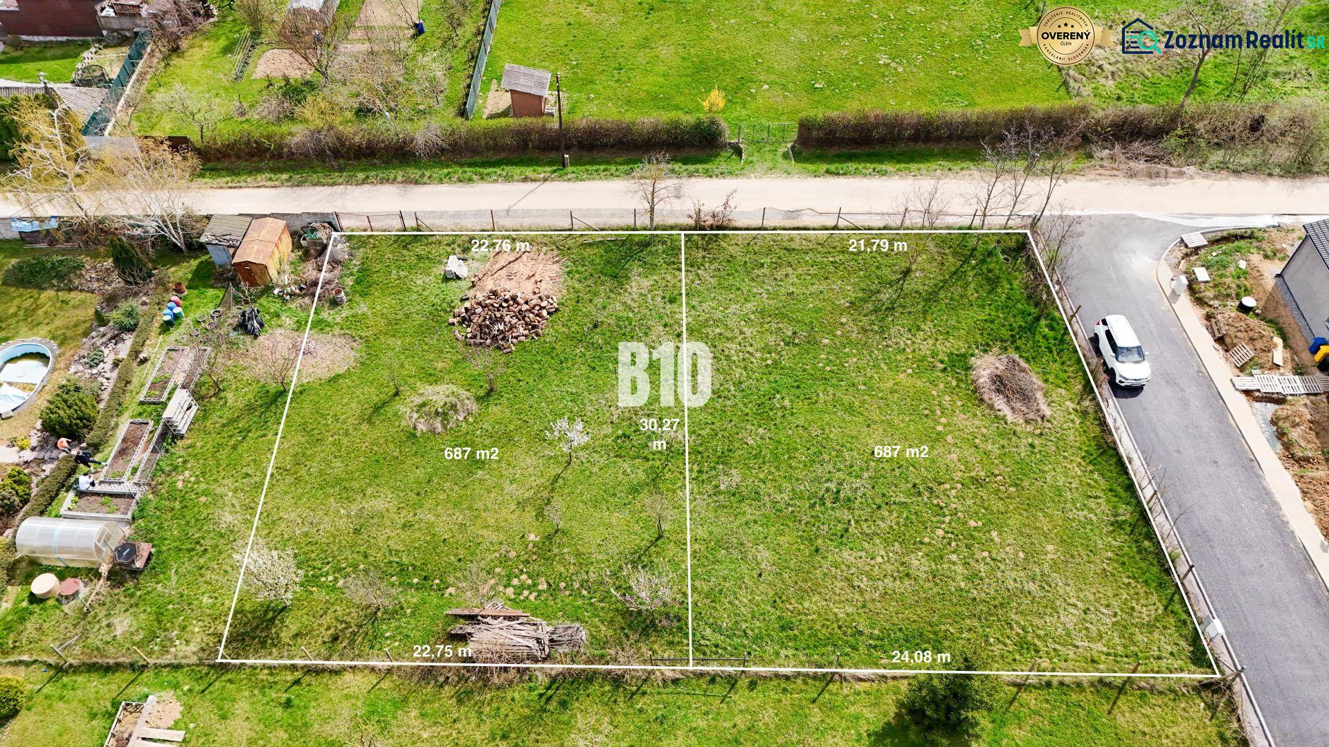 Légi felvétel a telkekről - lakóterület Jelenecben, mindegyik 687 m2-es.