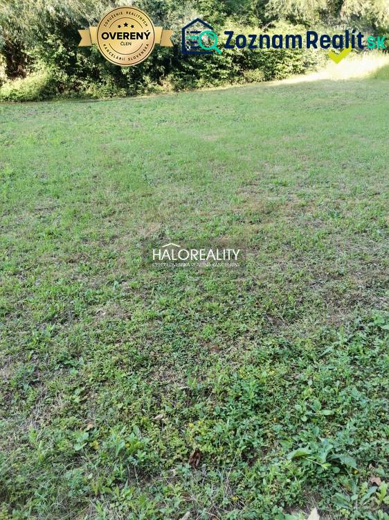 Építési telek Modrová-ban, alkalmas építkezésre természeti környezetben.