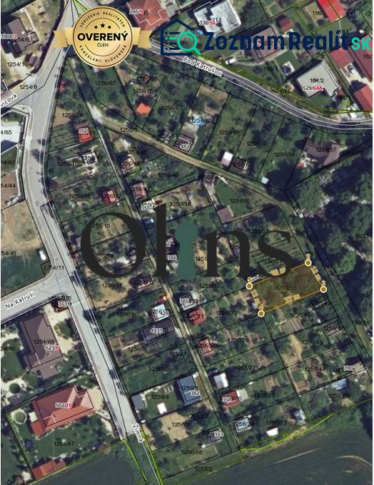 Légi térkép a nyitrai kertekről, a Pod Katruša területén található telekkel megjelölve.