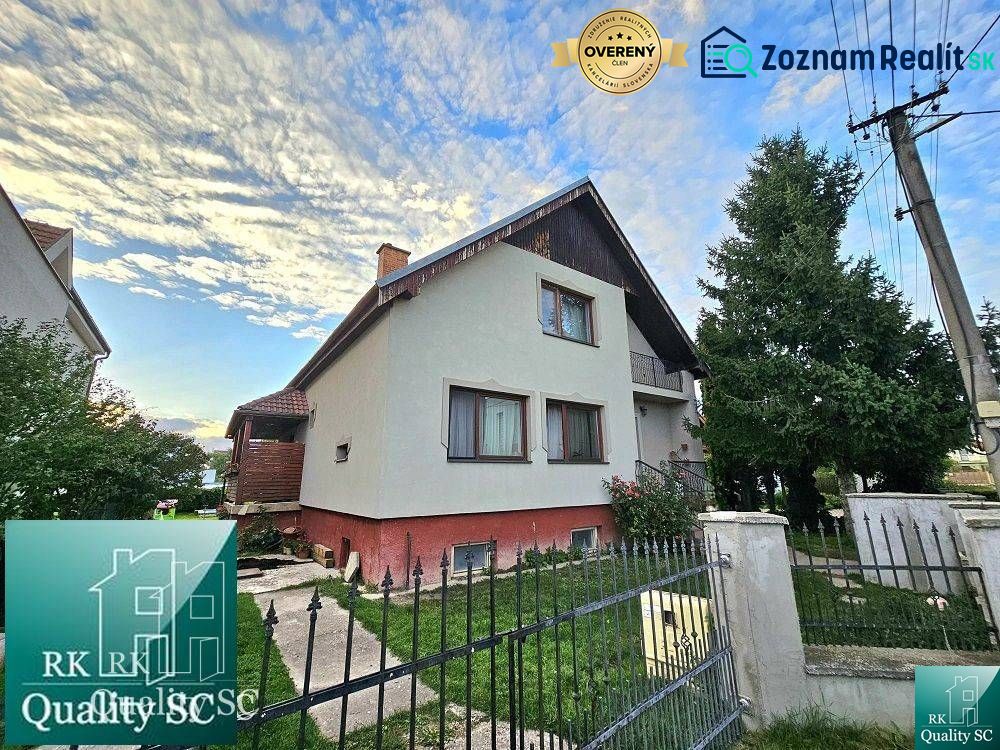 Családi ház Turán, Tureň, kerítéssel és kerttel, csendes utcában.