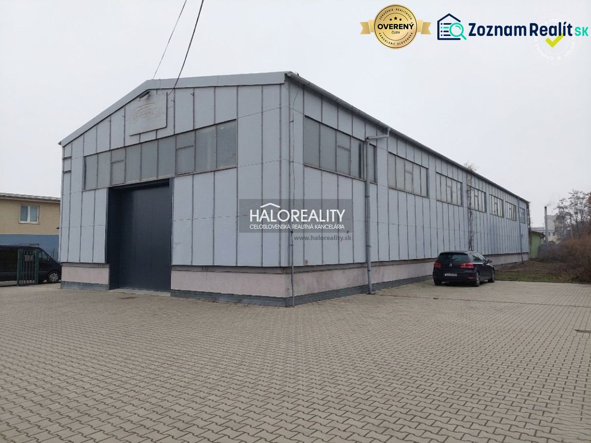 Ipari csarnok nagy parkolóhellyel a KE - Džungľa városrészben.