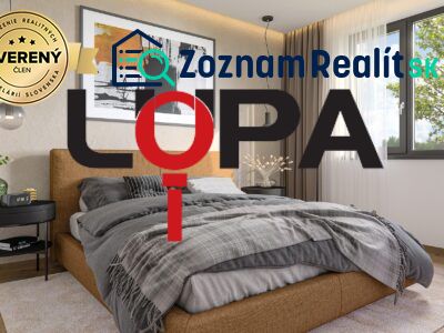 Modern hálószoba családi házban kényelmes boxspring ággyal és dekoratív elemekkel.