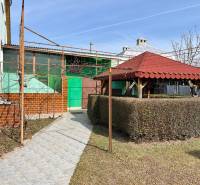 Rodinný dom, dvojgeneračné bývanie, Milhosť, Košice-okolie_ZARA REALITY_altánok za domom