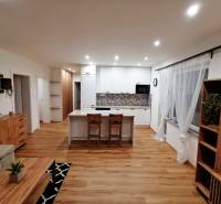 kuchyňa s obývačkou