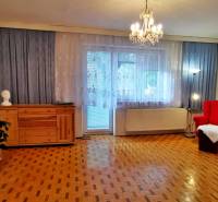 Danubioreal - realitná kancelária, Ing. Irena Petrovicsová- realitná maklérka, na predaj 3-izbový svojpomocný byt s garážou  v Komárne, 3 szobás lakás, eledás  6.jpg