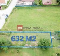 Légi felvétel a 632 m²-es lakóövezeti telekről Mariankán, a Na Tálkoch utcában.