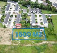 Légi felvétel a mariankai Na Ovsisku telkekről, lakhatásra alkalmas, 1600 m².