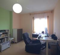 Ospravedlňujem sa, ale potrebujem vedieť, čo konkrétne chcete preložiť do maďarčiny. Mohli by ste mi poskytnúť text, ktorý chcete preložiť?