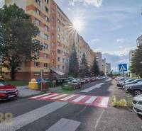 Záborského lakókonténer Poprádon parkolóval és konténerekkel egy 3 szobás lakásra.