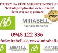 Jelzáloghitelek és ingatlanszolgáltatások reklámja a Pri starom letisku utcában.