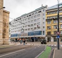 Épületek irodákkal a Štúrova utcában, Pozsony - Óváros.