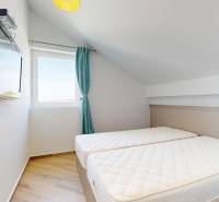 4i Apartmán s galériou, veľkou terasou a vlastným parkovaním - Mandre, ostrov Pag Chorvátsko