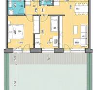 Az alaprajz egy 3 szobás lakás elrendezését mutatja fürdőszobával, konyhával és terasszal.