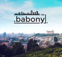 Kilátás Pozsonyra, vár, panoráma az Okružná utcán, telek kínálat - lakóövezet.