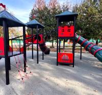 Játszótér Gazárkán, Sasvár-Strázsán mászókákkal, csúszdákkal és játszótérrel.