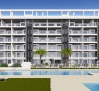 Torreviejai nyaraló apartman medencével és modern építészettel a kényelmes lakhatásért.