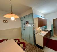 Elnézést, de szükségem van a szövegre, amit le kell fordítani magyarra. Kérem, adja meg a fordítandó szöveget.