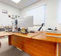 Ospravedlňujem sa, ale potrebujem vedieť, čo konkrétne chcete preložiť do maďarčiny. Mohli by ste mi poskytnúť text, ktorý potrebujete preložiť?