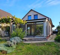 Családi ház terasszal és kerttel a Vráblei Štúrova utcában.