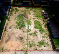 Építési telkek Sítáron, 805 m² és 802 m²-re osztva.