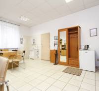 Samozrejme, prosím, poskytnite text, ktorý chcete preložiť do maďarčiny.