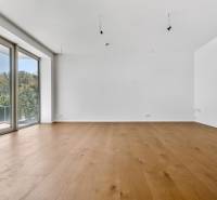 obývačka s kuchyňou