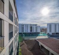 Poprádon épülő lakóház komplexum, amely alkalmas egy 3 szobás lakás számára.