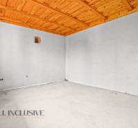 Ospravedlňujem sa, ale potrebujem vedieť, čo konkrétne chcete preložiť do maďarčiny. Mohli by ste mi poskytnúť text, ktorý chcete preložiť?