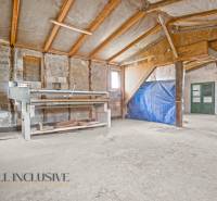 Samozrejme, prosím, poskytnite text, ktorý chcete preložiť do maďarčiny.