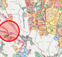 A kataszteri térkép a mezőgazdasági és erdészeti területek felosztását mutatja be Rokycany környékén.