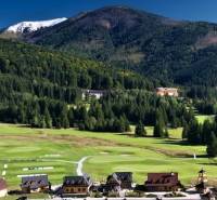 Bystrán, Táľén található hegyi házak gyönyörű kilátással a környező erdőkre és rétekre.