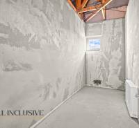 Samozrejme, rád vám pomôžem. Prosím, poskytnite text, ktorý chcete preložiť do maďarčiny.