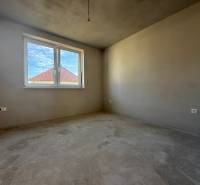 Sajnálom, ale potreboval by som vedieť, čo presne chcete preložiť do maďarčiny. Mohli by ste mi poskytnúť text, ktorý potrebujete preložiť?