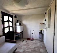 Sajnálom, ale potreboval by som vedieť, čo konkrétne chcete preložiť do maďarčiny. Mohli by ste mi poskytnúť text alebo vetu, ktorú chcete preložiť?