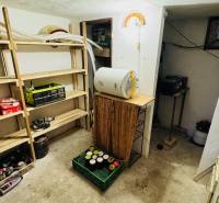 Samozrejme, prosím, poskytnite text, ktorý chcete preložiť do maďarčiny.