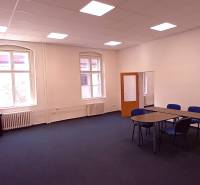 Samozrejme, prosím, poskytnite text, ktorý chcete preložiť do maďarčiny.