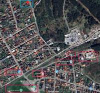 Légi felvétel Lozornóról, a Fenyőfa utcáról és környékéről, amely lakóövezetnek van kijelölve.