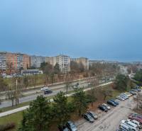 Kassa, Dargov hősei városrész, Tokaji utca. Panelházak, út, parkoló.