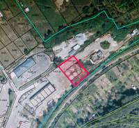 A térkép a Losonci úton található telkeket mutatja, amelyek kereskedelmi célú hasznosításra alkalmasak.