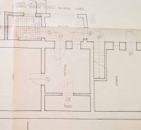 Konyha, kamra, tároló, veranda, fürdőszoba.