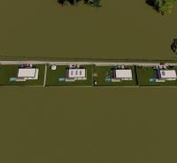 Légi felvétel a lakóövezetről a Lomnická utcában, Vranov nad Topľou városában.